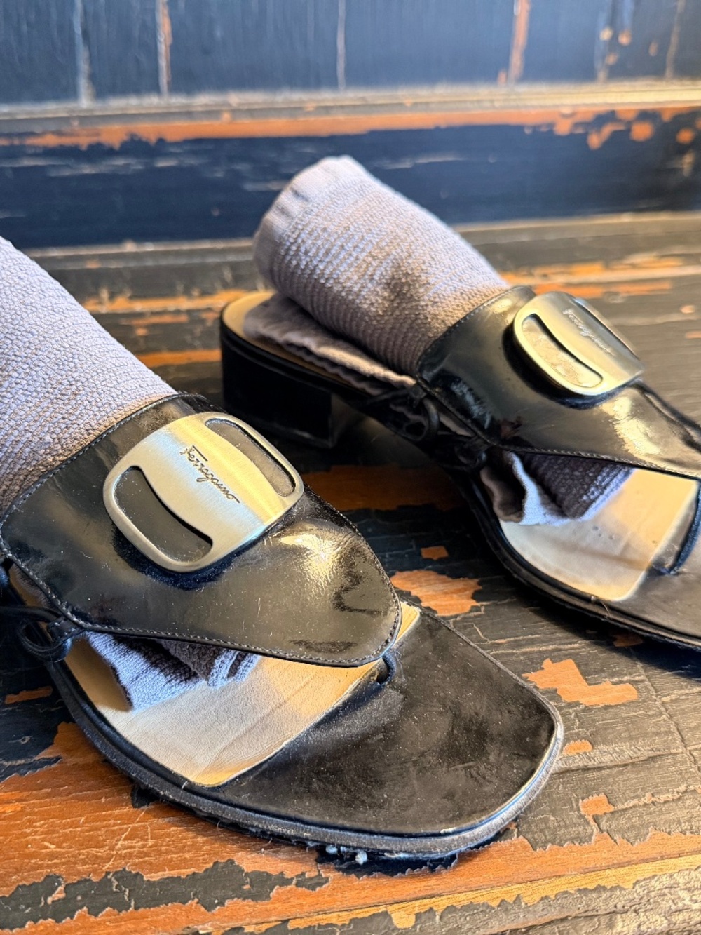 Salvatore Ferragamo Black Leather Slides Metal Plaque Size 8.5B Good Condition